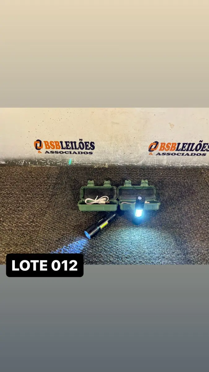 LOTE 012 - 02 LANTERNAS TATICAS MILITARES SLIM( NOVO ) ( NO ESTADO )