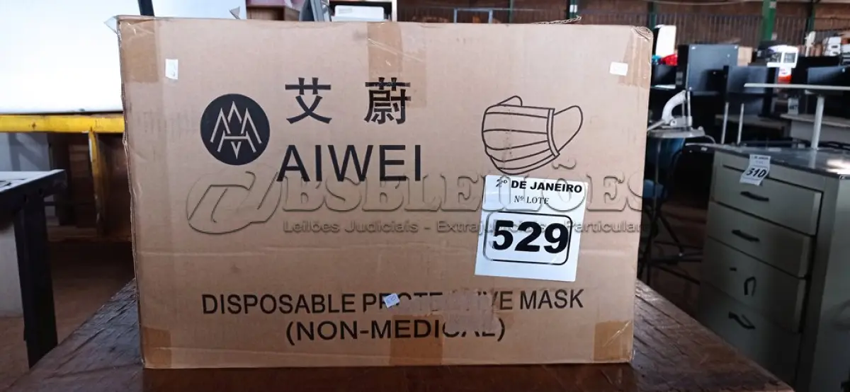 LOTE 529 - 01 CAIXA COM APROXIMADAMENTE 2.000 MASCARAS DESCARTÁVEIS VARIADAS . (NO ESTADO) ATENÇÃO! FAZER A VISITAÇÃO ANTES DE ARREMATAR, NÃO SABEMOS SE FUNCIONA. LEILÃO NÃO TEM GARANTIA E NEM DEVOLUÇÃO, SUJEITO A POSSÍVEIS AVARIAS VISÍVEIS/OCULTAS E/OU AUSÊNCIA DE COMPONENTES.