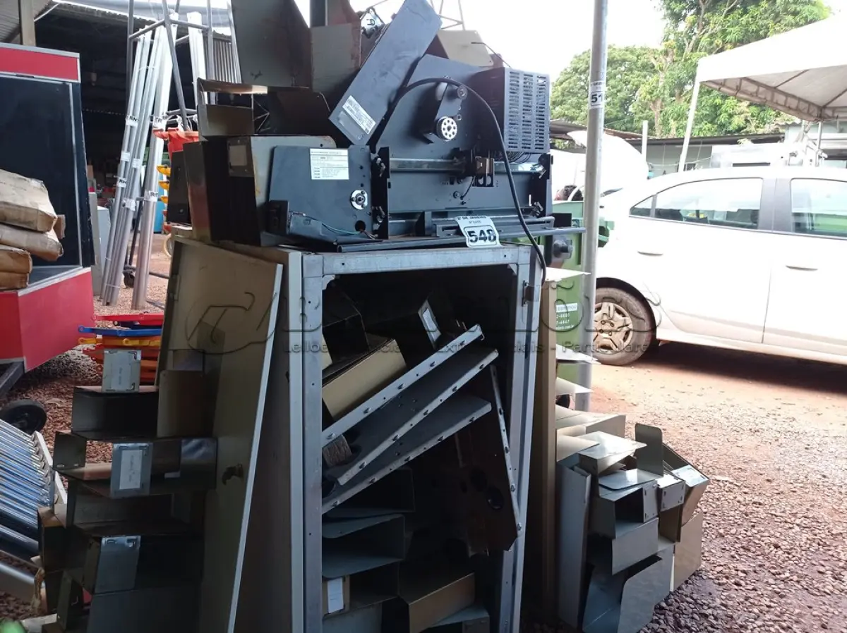 LOTE 548 - 01 LOTE COM DIVERSAS SUCATAS DE FERRO.(NO ESTADO) ATENÇÃO! FAZER A VISITAÇÃO ANTES DE ARREMATAR, NÃO SABEMOS SE FUNCIONA. LEILÃO NÃO TEM GARANTIA E NEM DEVOLUÇÃO, SUJEITO A POSSÍVEIS AVARIAS VISÍVEIS/OCULTAS E/OU AUSÊNCIA DE COMPONENTES.