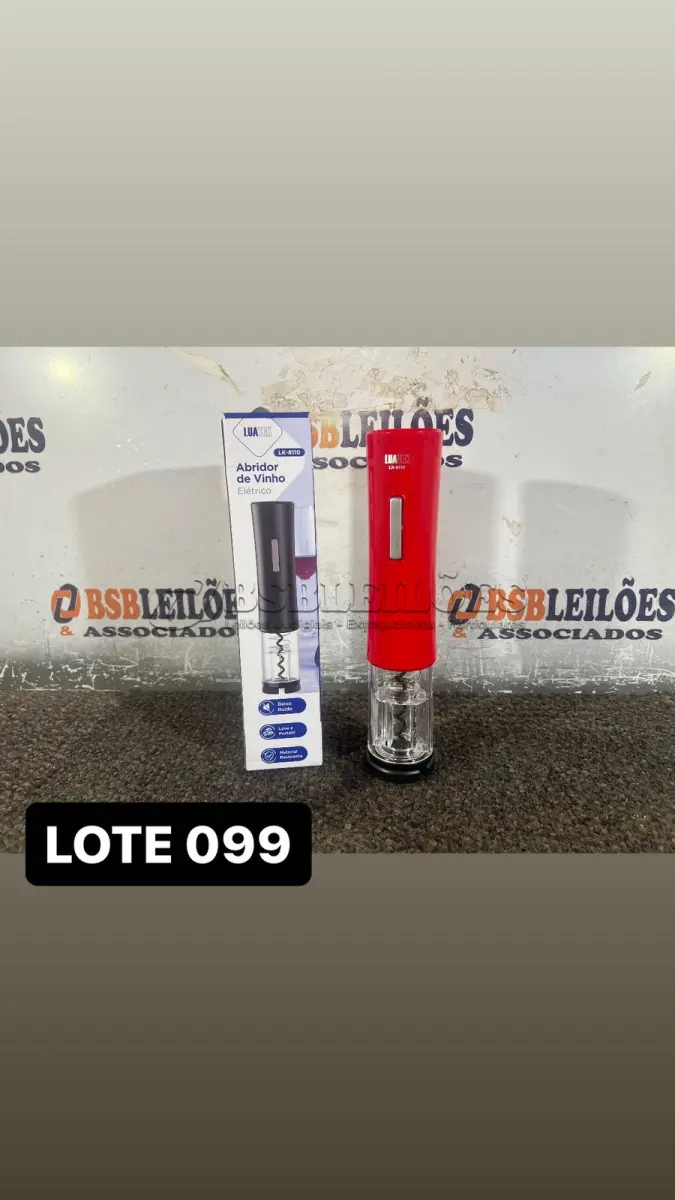 LOTE 099 - 01 ABRIDOR DE VINHO ELETRICO VERMELHO ( NOVO ) ( NO ESTADO )