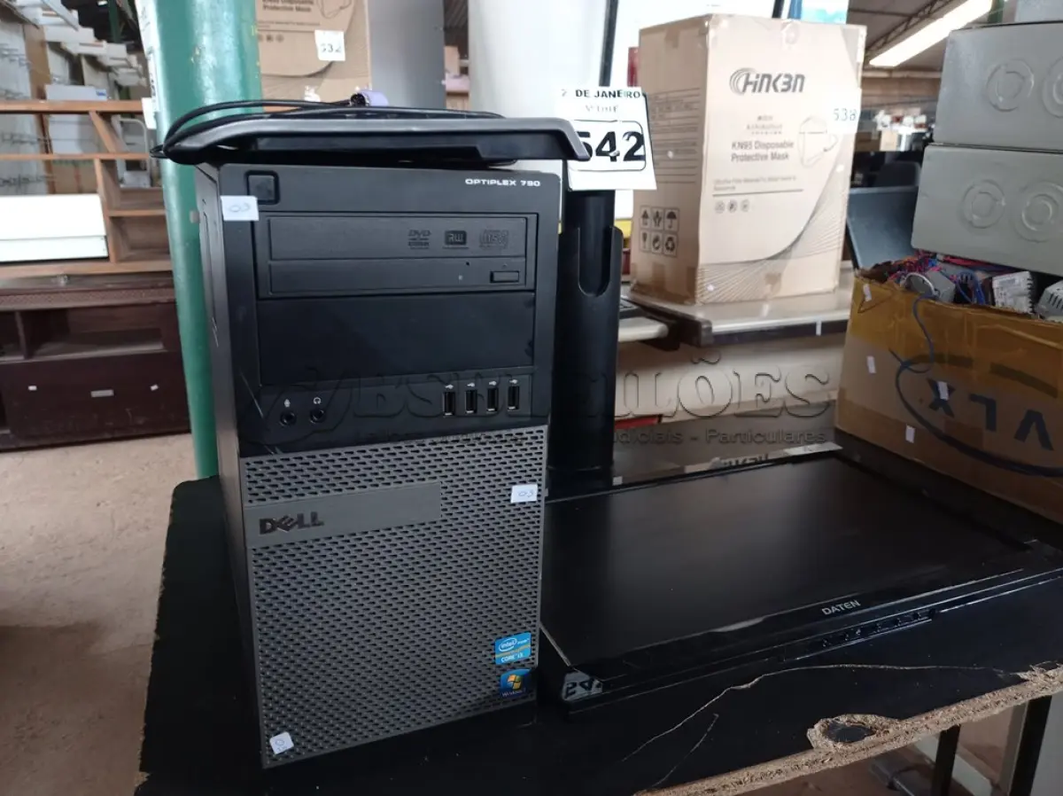 LOTE 542 - 01 CPU, 01 TECLADO E 01 MONITOR CORE I3.(NO ESTADO) ATENÇÃO! FAZER A VISITAÇÃO ANTES DE ARREMATAR, NÃO SABEMOS SE FUNCIONA. LEILÃO NÃO TEM GARANTIA E NEM DEVOLUÇÃO, SUJEITO A POSSÍVEIS AVARIAS VISÍVEIS/OCULTAS E/OU AUSÊNCIA DE COMPONENTES.