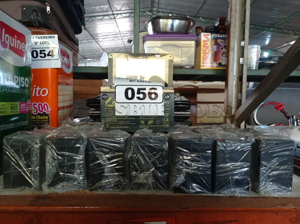 LOTE 056 - 10 BATERIAS PARA NOBREAK MARCAS E MODELOS DIVERSOS. (NO ESTADO) ATENÇÃO! FAZER A VISITAÇÃO ANTES DE ARREMATAR, NÃO SABEMOS SE FUNCIONA. LEILÃO NÃO TEM GARANTIA E NEM DEVOLUÇÃO, SUJEITO A POSSÍVEIS AVARIAS VISÍVEIS/OCULTAS E/OU AUSÊNCIA DE COMPONENTES.