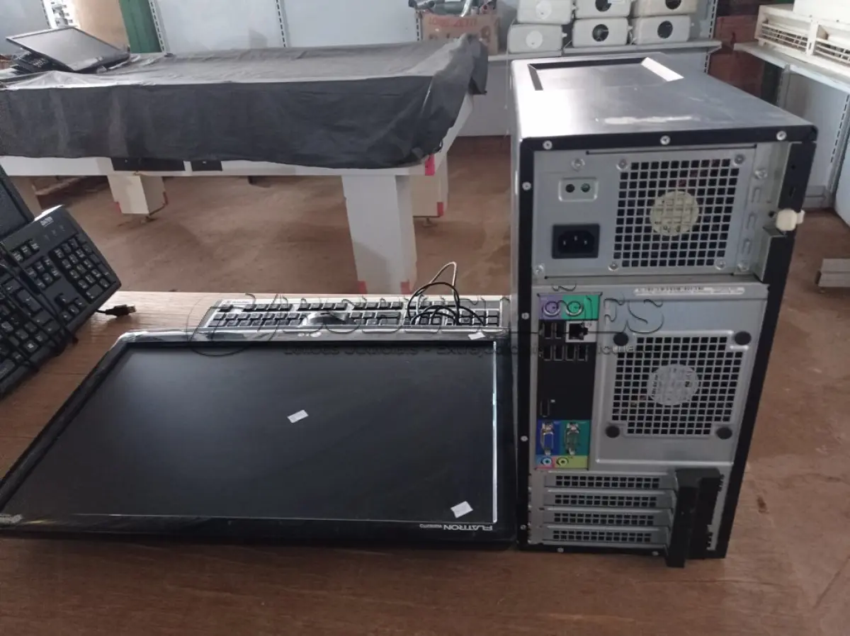 LOTE 543 - 01 CPU, 01 TECLADO E 01 MONITOR CORE I3.(NO ESTADO) ATENÇÃO! FAZER A VISITAÇÃO ANTES DE ARREMATAR, NÃO SABEMOS SE FUNCIONA. LEILÃO NÃO TEM GARANTIA E NEM DEVOLUÇÃO, SUJEITO A POSSÍVEIS AVARIAS VISÍVEIS/OCULTAS E/OU AUSÊNCIA DE COMPONENTES.