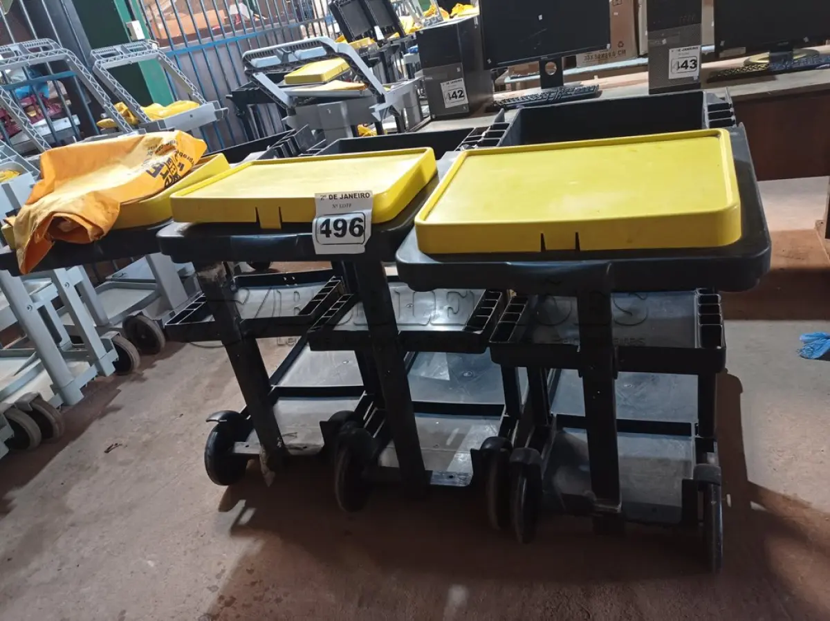 LOTE 496 - 03 CARRINHOS PARA LIMPEZA INDUSTRIAL INCOMPLETO. (NO ESTADO) ATENÇÃO! FAZER A VISITAÇÃO ANTES DE ARREMATAR, NÃO SABEMOS SE FUNCIONA. LEILÃO NÃO TEM GARANTIA E NEM DEVOLUÇÃO, SUJEITO A POSSÍVEIS AVARIAS VISÍVEIS/OCULTAS E/OU AUSÊNCIA DE COMPONENTES.