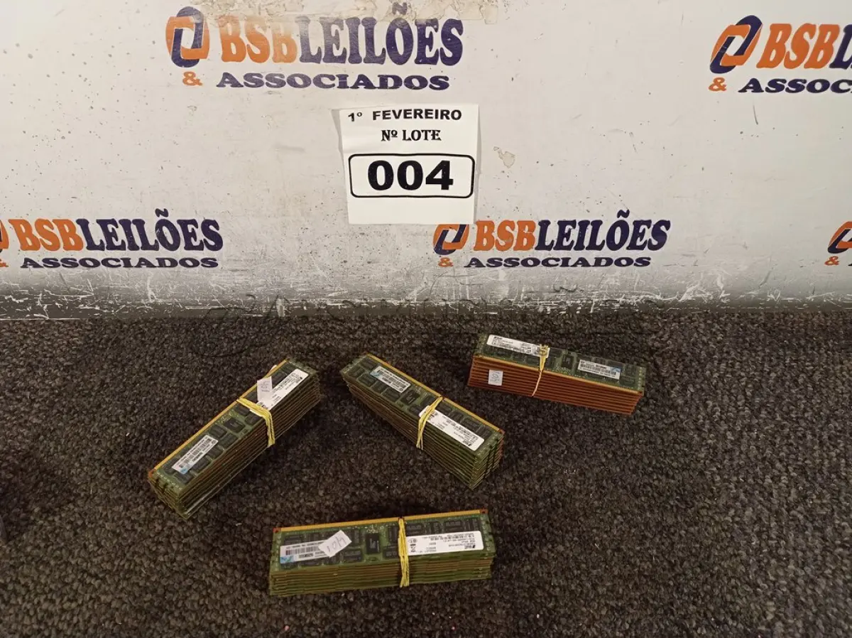 LOTE 004 - 01 LOTE COM VÁRIAS MEMORIAS PARA PC MARCAS E MODELOS DIVERSOS. (NO ESTADO) ATENÇÃO! FAZER A VISITAÇÃO ANTES DE ARREMATAR, NÃO SABEMOS SE FUNCIONA. LEILÃO NÃO TEM GARANTIA E NEM DEVOLUÇÃO, SUJEITO A POSSÍVEIS AVARIAS VISÍVEIS/OCULTAS E/OU AUSÊNCIA DE COMPONENTES.