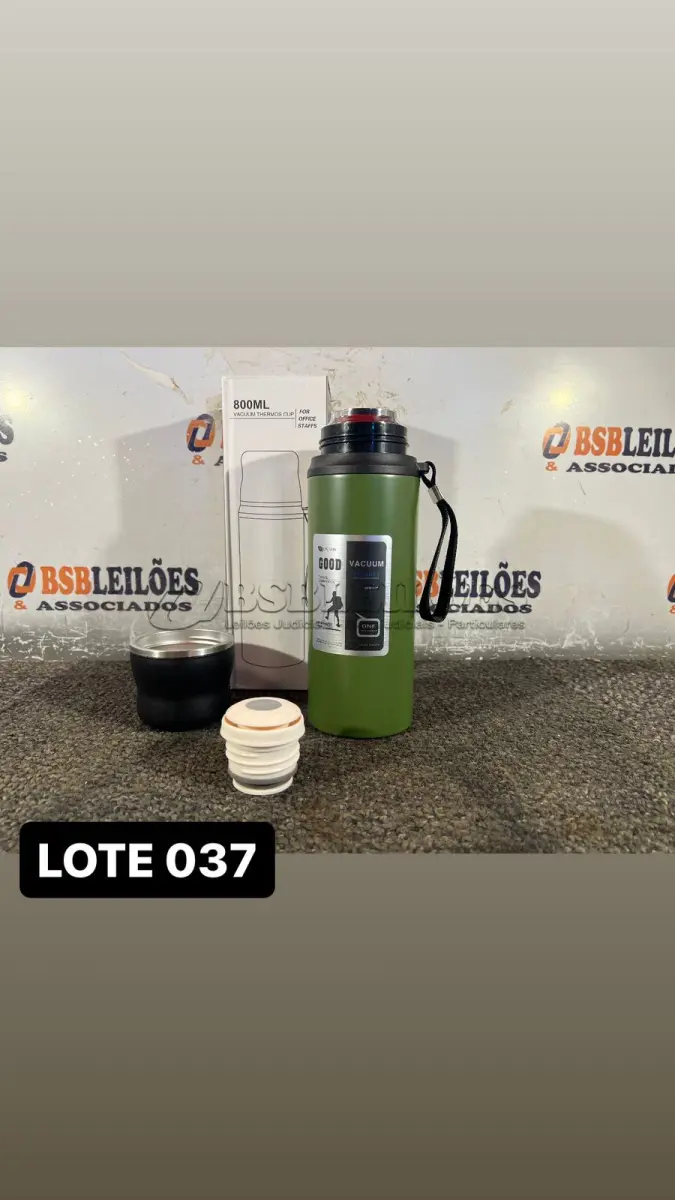 LOTE 037 - 01 GARRAFA TÉRMICA MILITAR 800ML( NOVO ) ( NO ESTADO )