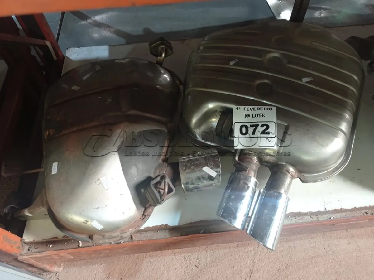 LOTE 072 - 02 BOJOS DE ESCAPAMENTO. (NO ESTADO) ATENÇÃO! FAZER A VISITAÇÃO ANTES DE ARREMATAR, NÃO SABEMOS SE FUNCIONA. LEILÃO NÃO TEM GARANTIA E NEM DEVOLUÇÃO, SUJEITO A POSSÍVEIS AVARIAS VISÍVEIS/OCULTAS E/OU AUSÊNCIA DE COMPONENTES.