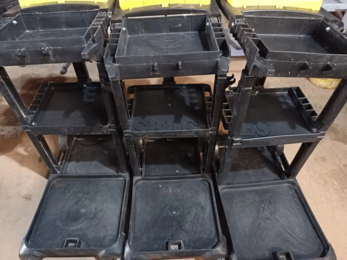 LOTE 496 - 03 CARRINHOS PARA LIMPEZA INDUSTRIAL INCOMPLETO. (NO ESTADO) ATENÇÃO! FAZER A VISITAÇÃO ANTES DE ARREMATAR, NÃO SABEMOS SE FUNCIONA. LEILÃO NÃO TEM GARANTIA E NEM DEVOLUÇÃO, SUJEITO A POSSÍVEIS AVARIAS VISÍVEIS/OCULTAS E/OU AUSÊNCIA DE COMPONENTES.