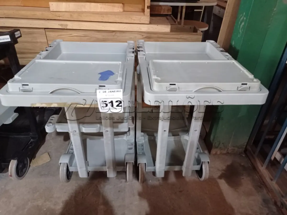 LOTE 512 - 02 CARRINHOS PARA LIMPEZA INDUSTRIAL INCOMPLETO. (NO ESTADO) ATENÇÃO! FAZER A VISITAÇÃO ANTES DE ARREMATAR, NÃO SABEMOS SE FUNCIONA. LEILÃO NÃO TEM GARANTIA E NEM DEVOLUÇÃO, SUJEITO A POSSÍVEIS AVARIAS VISÍVEIS/OCULTAS E/OU AUSÊNCIA DE COMPONENTES.