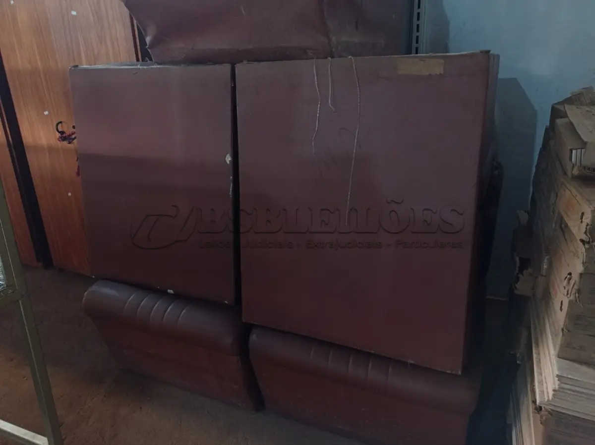 LOTE 545 - 05 POLTRONAS. (NO ESTADO) ATENÇÃO! FAZER A VISITAÇÃO ANTES DE ARREMATAR, NÃO SABEMOS SE FUNCIONA. LEILÃO NÃO TEM GARANTIA E NEM DEVOLUÇÃO, SUJEITO A POSSÍVEIS AVARIAS VISÍVEIS/OCULTAS E/OU AUSÊNCIA DE COMPONENTES.