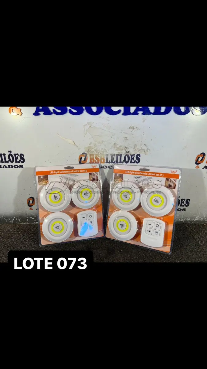 LOTE 073 - 02 KITS LAMAPADAS LED COM CONTROLE REMOTO ( NOVO ) ( NO ESTADO )