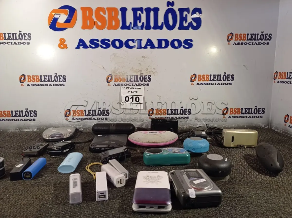 LOTE 010 - 01 LOTE COM ELETRÔNICOS DIVERSOS. (NO ESTADO) ATENÇÃO! FAZER A VISITAÇÃO ANTES DE ARREMATAR, NÃO SABEMOS SE FUNCIONA. LEILÃO NÃO TEM GARANTIA E NEM DEVOLUÇÃO, SUJEITO A POSSÍVEIS AVARIAS VISÍVEIS/OCULTAS E/OU AUSÊNCIA DE COMPONENTES.