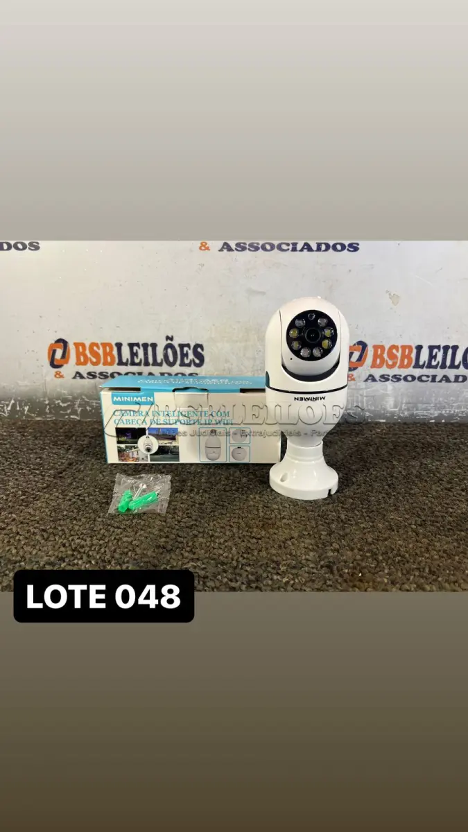 LOTE 048 - 01 LAMPADA CÂMERA COM MOVIMENTO VIA WI-FI ( NOVO ) ( NO ESTADO )