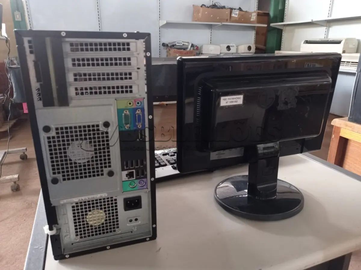 LOTE 544 - 01 CPU, 01 TECLADO E 01 MONITOR CORE I3. (NO ESTADO) ATENÇÃO! FAZER A VISITAÇÃO ANTES DE ARREMATAR, NÃO SABEMOS SE FUNCIONA. LEILÃO NÃO TEM GARANTIA E NEM DEVOLUÇÃO, SUJEITO A POSSÍVEIS AVARIAS VISÍVEIS/OCULTAS E/OU AUSÊNCIA DE COMPONENTES.