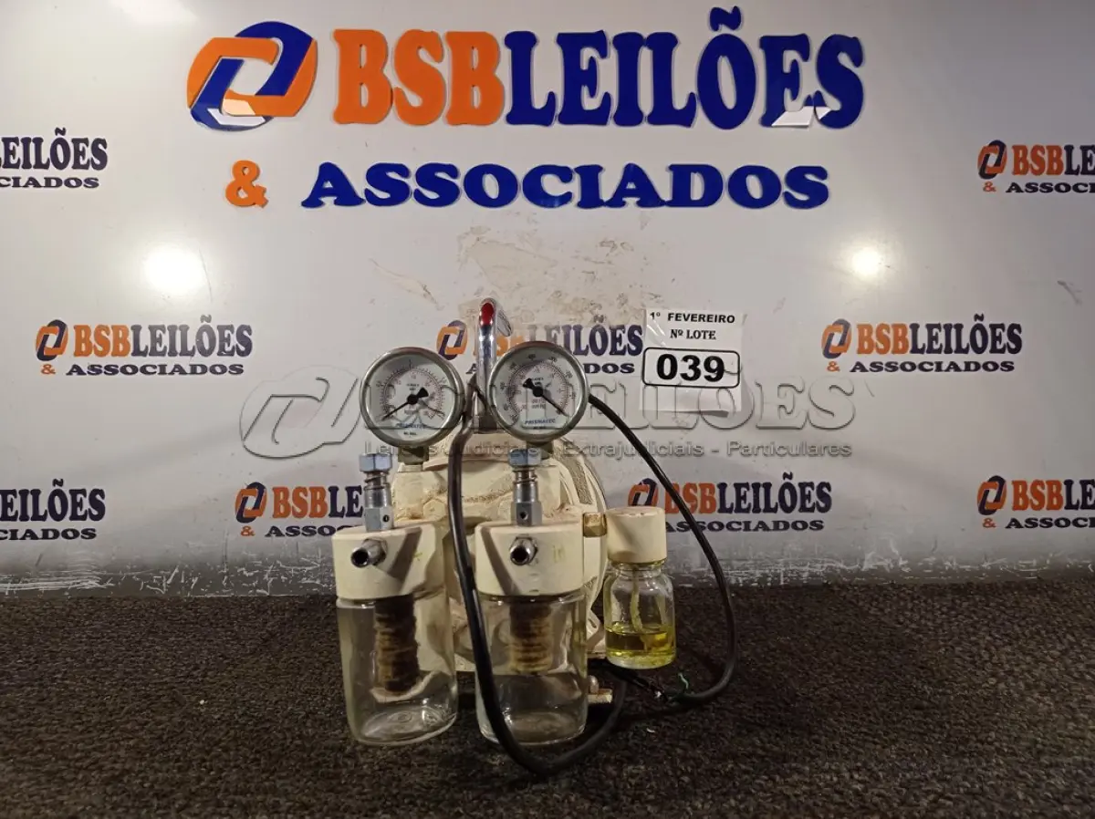 LOTE 039 - 01 BOMBA DE VÁCUO COM MOTOR DE ¼ 110V. (NO ESTADO) ATENÇÃO! FAZER A VISITAÇÃO ANTES DE ARREMATAR, NÃO SABEMOS SE FUNCIONA. LEILÃO NÃO TEM GARANTIA E NEM DEVOLUÇÃO, SUJEITO A POSSÍVEIS AVARIAS VISÍVEIS/OCULTAS E/OU AUSÊNCIA DE COMPONENTES.