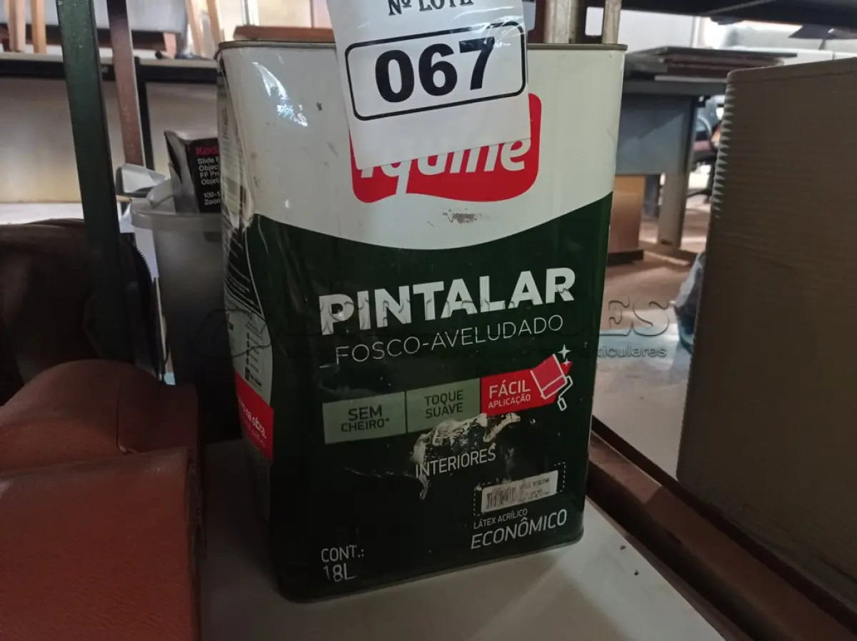 LOTE 067 - 01 LATA DE TINTA IQUINE PINTALAR FOSCO-AVELUDADO 18L NA COR VERDE PISCINA. (NO ESTADO) ATENÇÃO! FAZER A VISITAÇÃO ANTES DE ARREMATAR, NÃO SABEMOS SE FUNCIONA. LEILÃO NÃO TEM GARANTIA E NEM DEVOLUÇÃO, SUJEITO A POSSÍVEIS AVARIAS VISÍVEIS/OCULTAS E/OU AUSÊNCIA DE COMPONENTES.