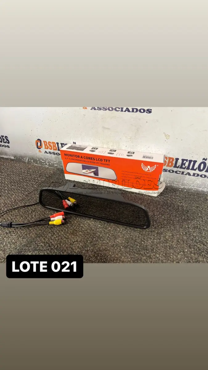 LOTE 021 - 01 RETROVISOR CÂMERA DE RÉ( NOVO ) ( NO ESTADO )