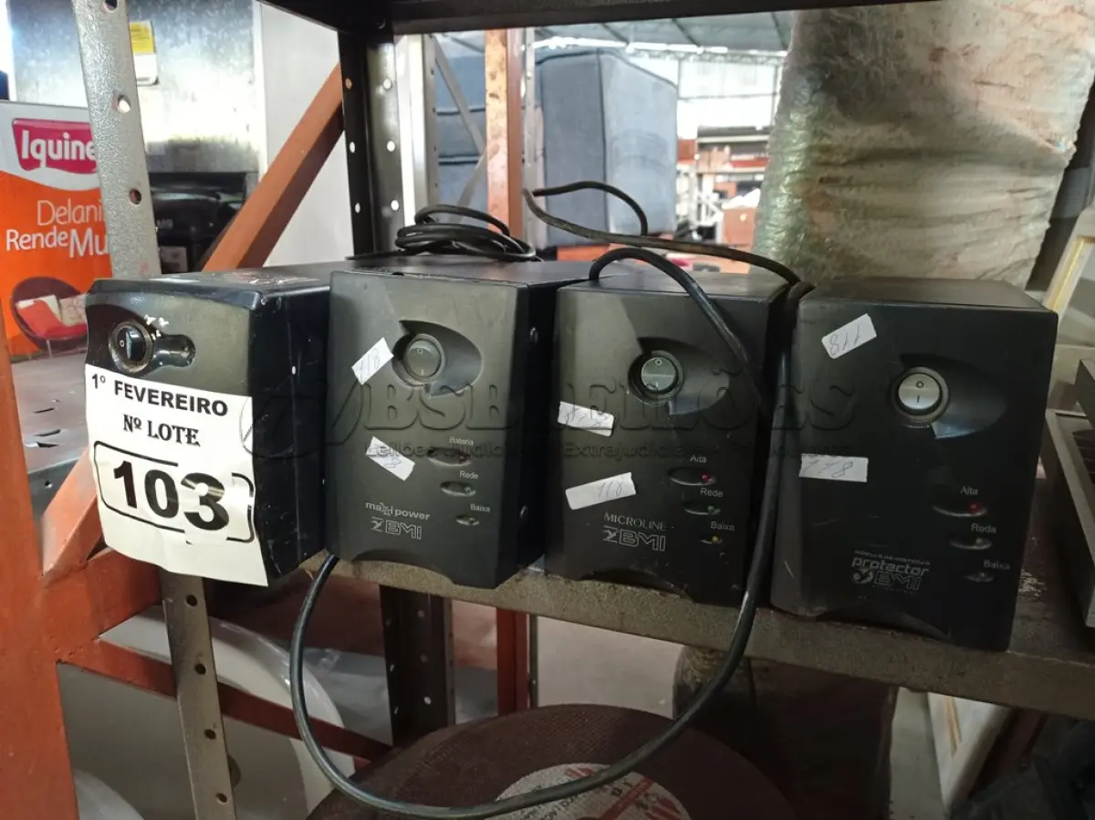 LOTE 103 - 02 NOBREAKS E 02 ESTABILIZADORES MARCAS E MODELOS DIVERSOS. (NO ESTADO) ATENÇÃO! FAZER A VISITAÇÃO ANTES DE ARREMATAR, NÃO SABEMOS SE FUNCIONA. LEILÃO NÃO TEM GARANTIA E NEM DEVOLUÇÃO, SUJEITO A POSSÍVEIS AVARIAS VISÍVEIS/OCULTAS E/OU AUSÊNCIA DE COMPONENTES.