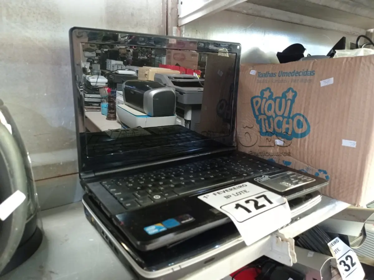 LOTE 127 - 02 NOTEBOOKS MARCAS E MODELOS DIVERSOS PARA RETIRADA DE PEÇAS. (NO ESTADO) ATENÇÃO! FAZER A VISITAÇÃO ANTES DE ARREMATAR, NÃO SABEMOS SE FUNCIONA. LEILÃO NÃO TEM GARANTIA E NEM DEVOLUÇÃO, SUJEITO A POSSÍVEIS AVARIAS VISÍVEIS/OCULTAS E/OU AUSÊNCIA DE COMPONENTES.