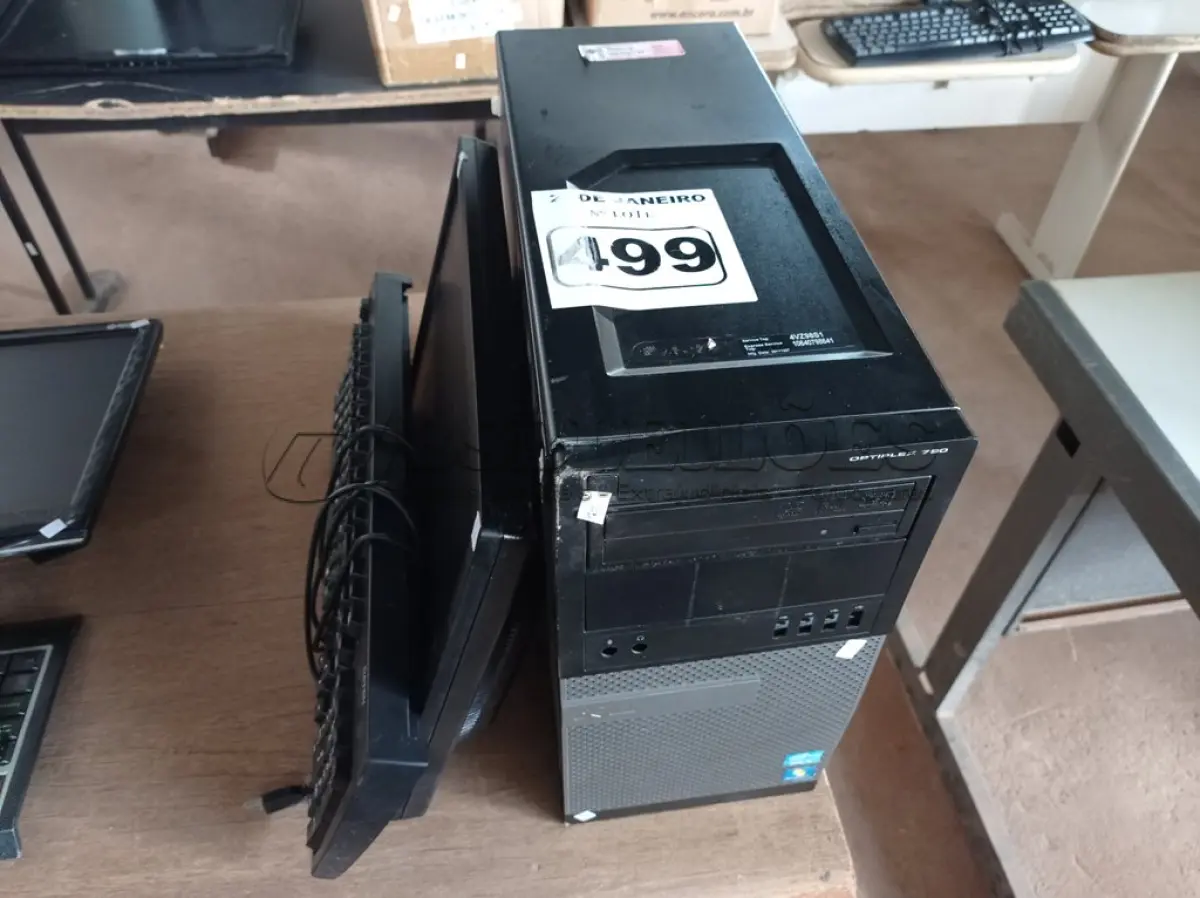 LOTE 499 - 01 CPU, 01 TECLADO E 01 MONITOR. (NO ESTADO) ATENÇÃO! FAZER A VISITAÇÃO ANTES DE ARREMATAR, NÃO SABEMOS SE FUNCIONA. LEILÃO NÃO TEM GARANTIA E NEM DEVOLUÇÃO, SUJEITO A POSSÍVEIS AVARIAS VISÍVEIS/OCULTAS E/OU AUSÊNCIA DE COMPONENTES.