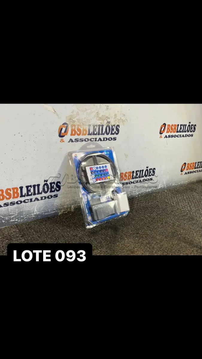 LOTE 093 - 01 FITA DE LED 5METROS COM CONTROLE ( NOVO ) ( NO ESTADO )