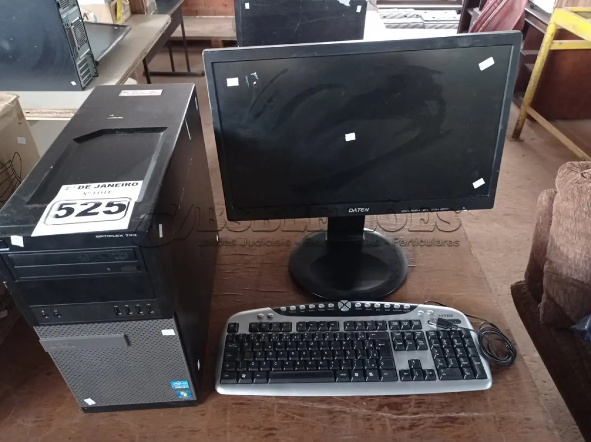 LOTE 525 - 01 CPU, 01 TECLADO E 01 MONITOR CORE I3.(NO ESTADO) ATENÇÃO! FAZER A VISITAÇÃO ANTES DE ARREMATAR, NÃO SABEMOS SE FUNCIONA. LEILÃO NÃO TEM GARANTIA E NEM DEVOLUÇÃO, SUJEITO A POSSÍVEIS AVARIAS VISÍVEIS/OCULTAS E/OU AUSÊNCIA DE COMPONENTES.