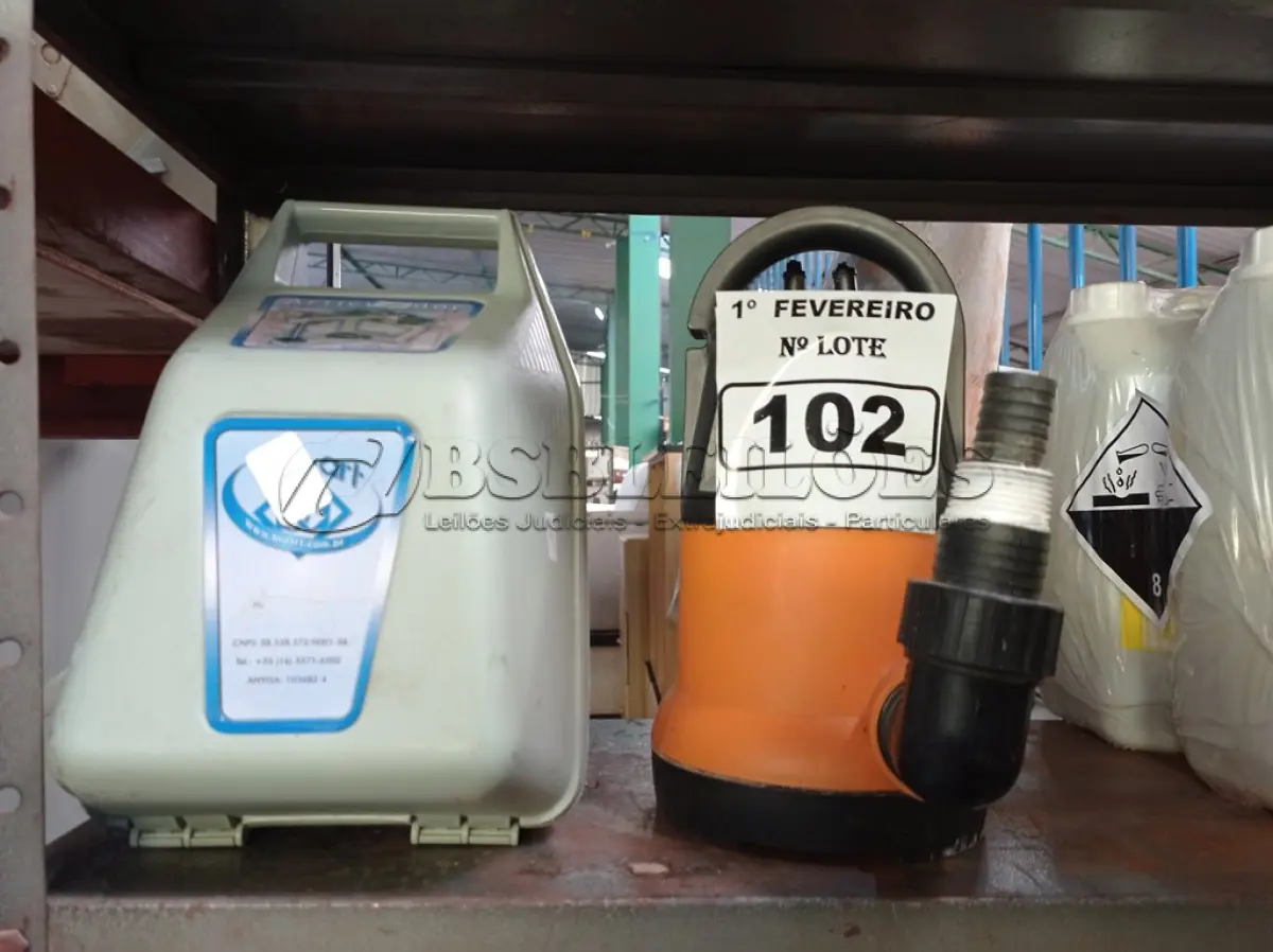 LOTE 102 - 01 ARTICULADOR SEMI AJUSTÁVEL E 01 BOMBA D’AGUA. (NO ESTADO) ATENÇÃO! FAZER A VISITAÇÃO ANTES DE ARREMATAR, NÃO SABEMOS SE FUNCIONA. LEILÃO NÃO TEM GARANTIA E NEM DEVOLUÇÃO, SUJEITO A POSSÍVEIS AVARIAS VISÍVEIS/OCULTAS E/OU AUSÊNCIA DE COMPONENTES.