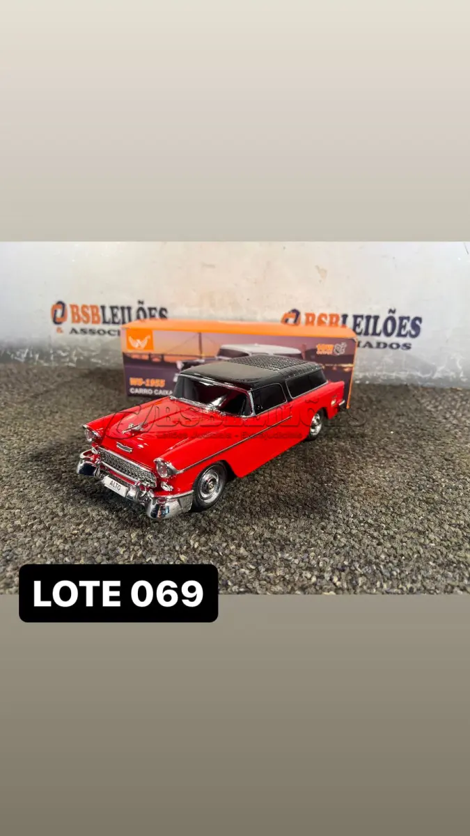 LOTE 069 - 01 CARRINHO DE SOM RETRO BLUETOOTH E RADIO EMBUTIDO NA COR VERMELHA ( NOVO ) ( NO ESTADO )