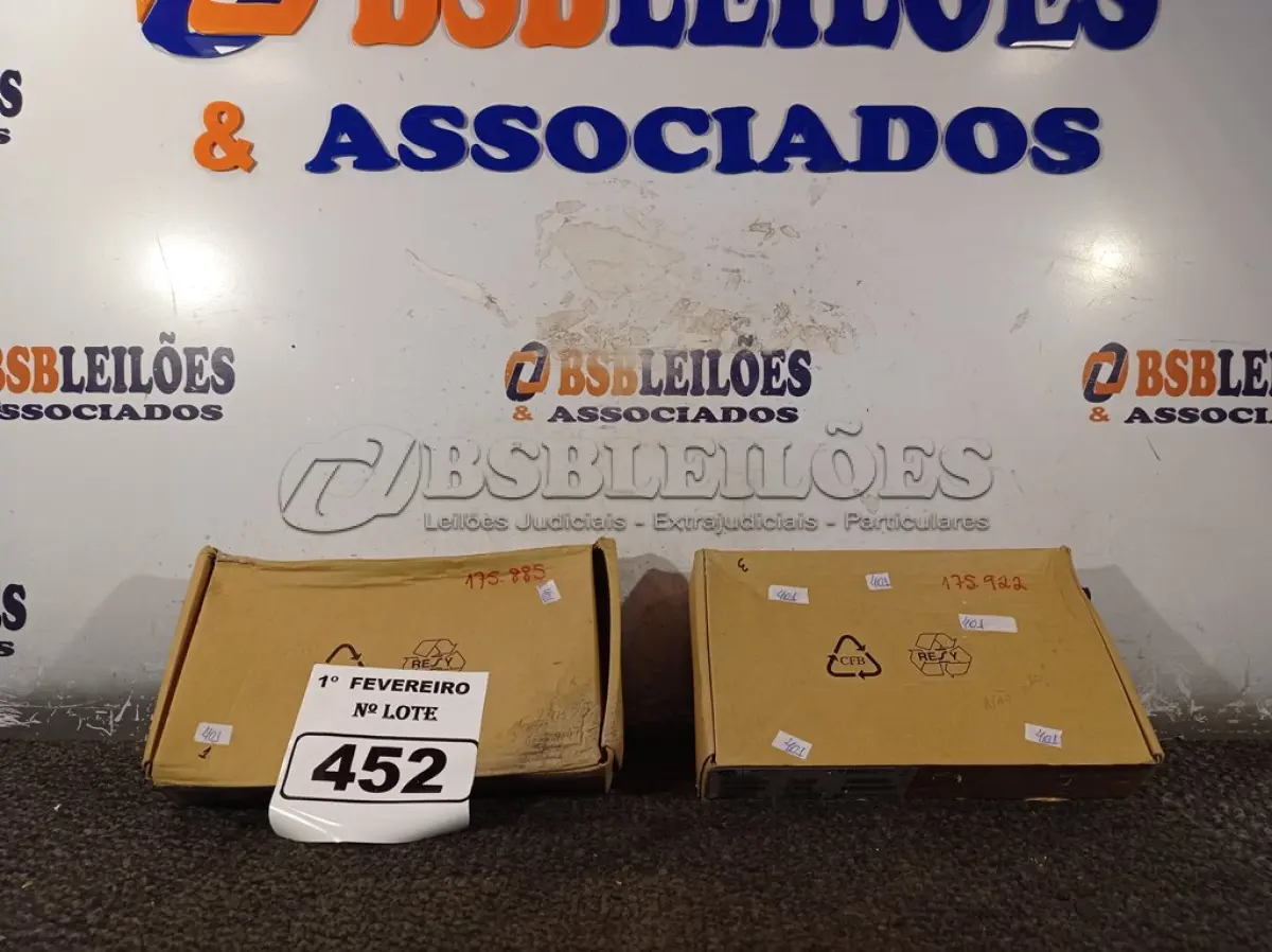 LOTE 452 - 02 TABLETS MARCAS MOTOROLA. (NO ESTADO) ATENÇÃO! FAZER A VISITAÇÃO ANTES DE ARREMATAR, NÃO SABEMOS SE FUNCIONA. LEILÃO NÃO TEM GARANTIA E NEM DEVOLUÇÃO, SUJEITO A POSSÍVEIS AVARIAS VISÍVEIS/OCULTAS E/OU AUSÊNCIA DE COMPONENTES.