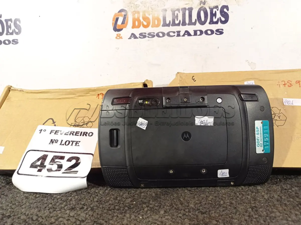 LOTE 452 - 02 TABLETS MARCAS MOTOROLA. (NO ESTADO) ATENÇÃO! FAZER A VISITAÇÃO ANTES DE ARREMATAR, NÃO SABEMOS SE FUNCIONA. LEILÃO NÃO TEM GARANTIA E NEM DEVOLUÇÃO, SUJEITO A POSSÍVEIS AVARIAS VISÍVEIS/OCULTAS E/OU AUSÊNCIA DE COMPONENTES.