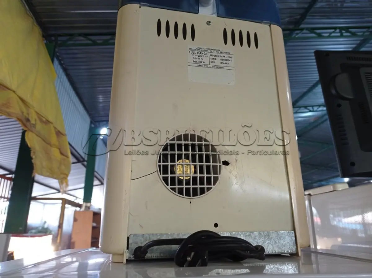 LOTE 293 - 01 PURIFICADOR DE ÁGUA MACA LATINA. (NO ESTADO) ATENÇÃO! FAZER A VISITAÇÃO ANTES DE ARREMATAR, NÃO SABEMOS SE FUNCIONA. LEILÃO NÃO TEM GARANTIA E NEM DEVOLUÇÃO, SUJEITO A POSSÍVEIS AVARIAS VISÍVEIS/OCULTAS E/OU AUSÊNCIA DE COMPONENTES.