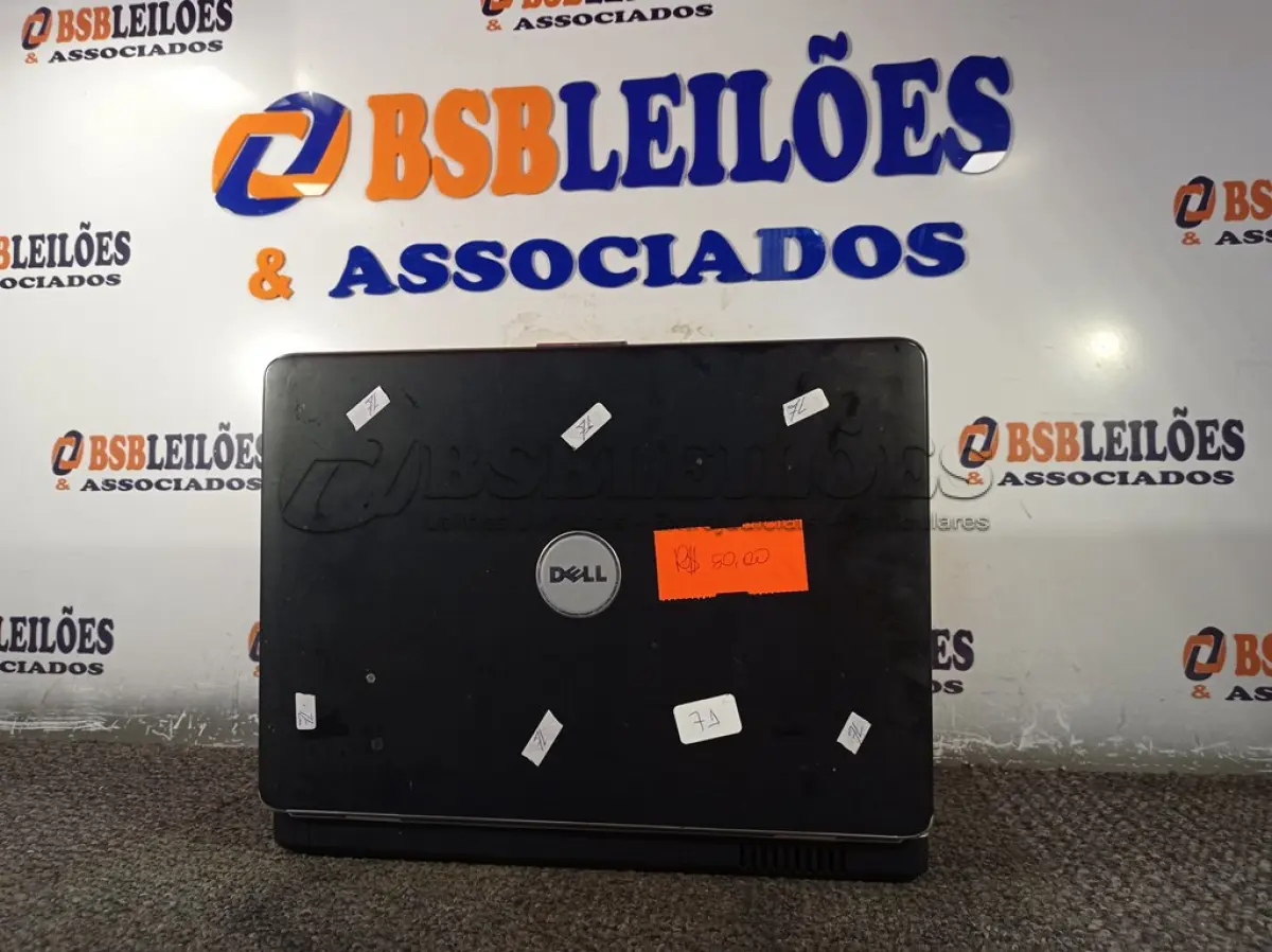LOTE 284 - 01 NOTEBOOK MARCA DELL. (NO ESTADO) ATENÇÃO! FAZER A VISITAÇÃO ANTES DE ARREMATAR, NÃO SABEMOS SE FUNCIONA. LEILÃO NÃO TEM GARANTIA E NEM DEVOLUÇÃO, SUJEITO A POSSÍVEIS AVARIAS VISÍVEIS/OCULTAS E/OU AUSÊNCIA DE COMPONENTES.
