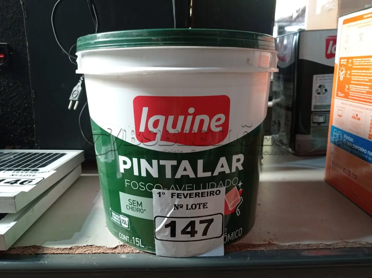 LOTE 147 - 01 BALDE DE TINTA IQUINE PINTALAR FOSCO-AVELUDADO 15L SEM A IDENTIFICAÇÃO DA COR. (NO ESTADO) ATENÇÃO! FAZER A VISITAÇÃO ANTES DE ARREMATAR, NÃO SABEMOS SE FUNCIONA. LEILÃO NÃO TEM GARANTIA E NEM DEVOLUÇÃO, SUJEITO A POSSÍVEIS AVARIAS VISÍVEIS/OCULTAS E/OU AUSÊNCIA DE COMPONENTES.
