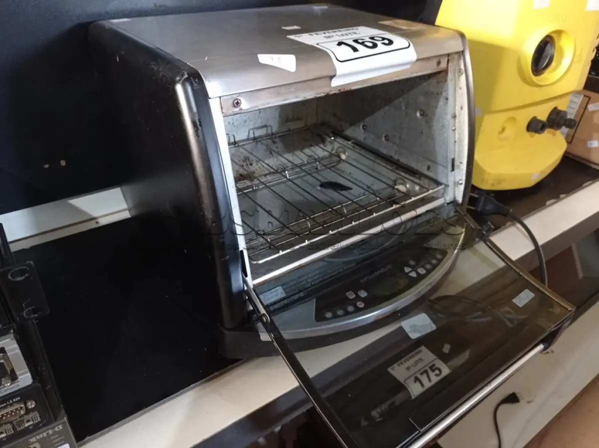 LOTE 169 - 01 FORNO ELÉTRICO 220V. (NO ESTADO) ATENÇÃO! FAZER A VISITAÇÃO ANTES DE ARREMATAR, NÃO SABEMOS SE FUNCIONA. LEILÃO NÃO TEM GARANTIA E NEM DEVOLUÇÃO, SUJEITO A POSSÍVEIS AVARIAS VISÍVEIS/OCULTAS E/OU AUSÊNCIA DE COMPONENTES.