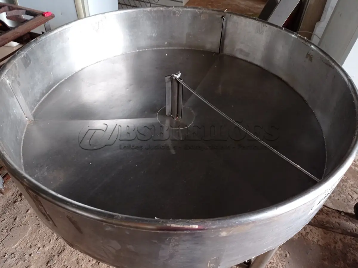 LOTE 296 - 01 EXPOSITOR PARA PESCADOS. (NO ESTADO) ATENÇÃO! FAZER A VISITAÇÃO ANTES DE ARREMATAR, NÃO SABEMOS SE FUNCIONA. LEILÃO NÃO TEM GARANTIA E NEM DEVOLUÇÃO, SUJEITO A POSSÍVEIS AVARIAS VISÍVEIS/OCULTAS E/OU AUSÊNCIA DE COMPONENTES.