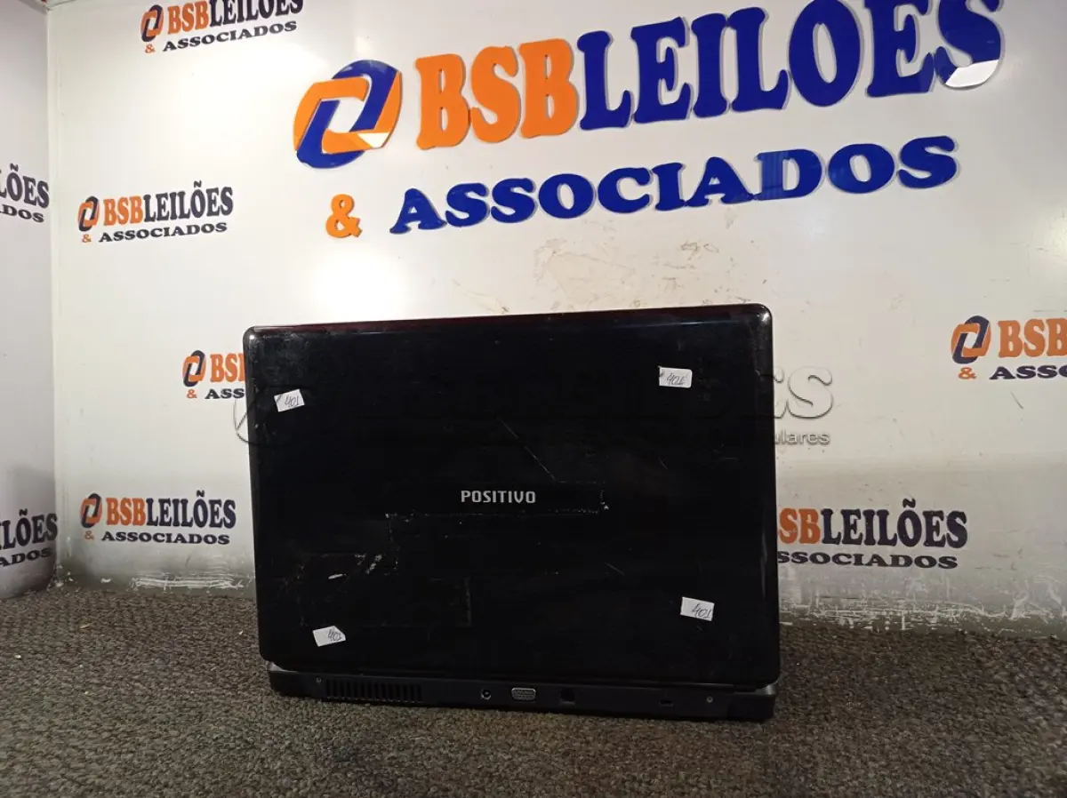LOTE 455 - 01 NOTEBOOK MARCA POSITIVO. (NO ESTADO) ATENÇÃO! FAZER A VISITAÇÃO ANTES DE ARREMATAR, NÃO SABEMOS SE FUNCIONA. LEILÃO NÃO TEM GARANTIA E NEM DEVOLUÇÃO, SUJEITO A POSSÍVEIS AVARIAS VISÍVEIS/OCULTAS E/OU AUSÊNCIA DE COMPONENTES.