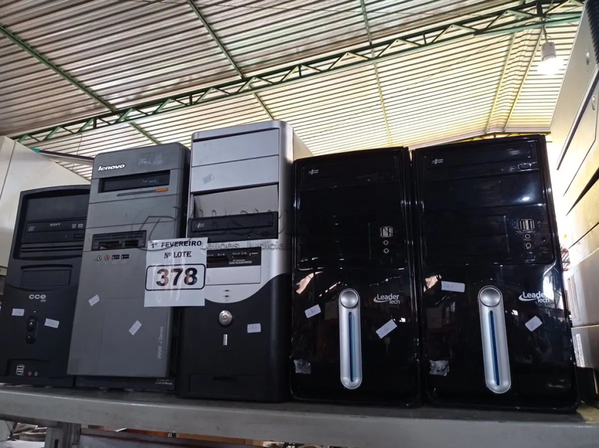 LOTE 378 - 05 CPU’S MARCAS E MODELOS DIVERSOS. (NO ESTADO) ATENÇÃO! FAZER A VISITAÇÃO ANTES DE ARREMATAR, NÃO SABEMOS SE FUNCIONA. LEILÃO NÃO TEM GARANTIA E NEM DEVOLUÇÃO, SUJEITO A POSSÍVEIS AVARIAS VISÍVEIS/OCULTAS E/OU AUSÊNCIA DE COMPONENTES.