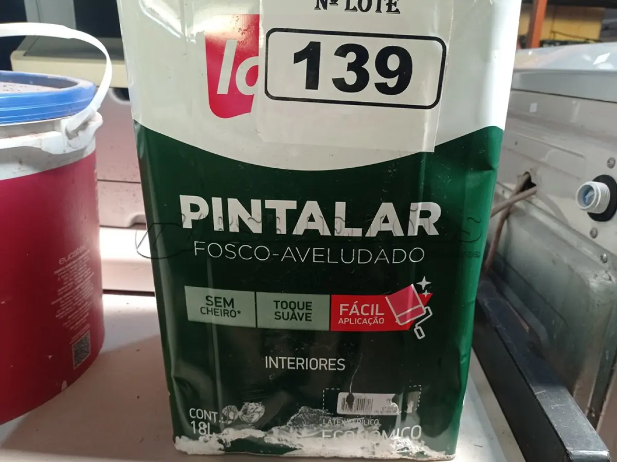 LOTE 139 - 01 LATA DE TINTA IQUINE PINTALAR FOSCO-AVELUDADO 18L NA COR PALHA. (NO ESTADO) ATENÇÃO! FAZER A VISITAÇÃO ANTES DE ARREMATAR, NÃO SABEMOS SE FUNCIONA. LEILÃO NÃO TEM GARANTIA E NEM DEVOLUÇÃO, SUJEITO A POSSÍVEIS AVARIAS VISÍVEIS/OCULTAS E/OU AUSÊNCIA DE COMPONENTES.