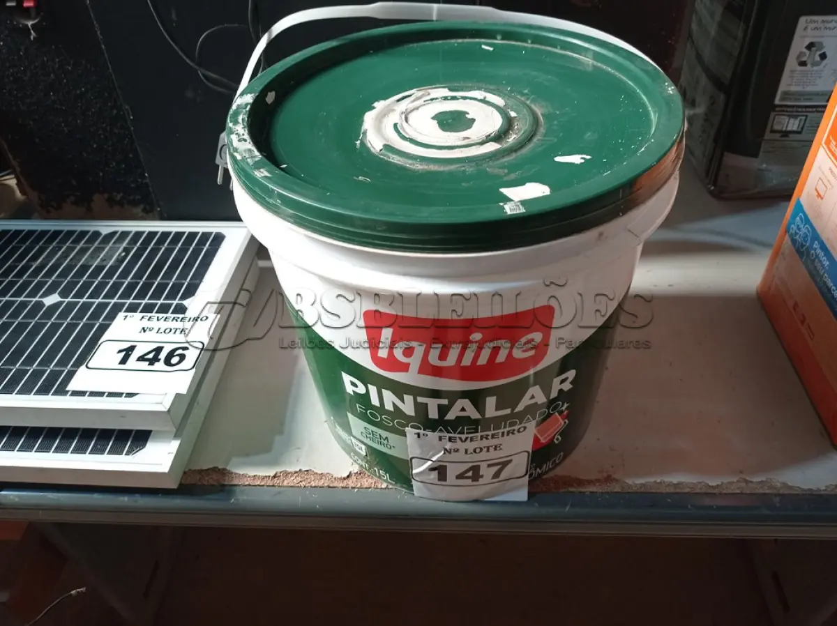 LOTE 147 - 01 BALDE DE TINTA IQUINE PINTALAR FOSCO-AVELUDADO 15L SEM A IDENTIFICAÇÃO DA COR. (NO ESTADO) ATENÇÃO! FAZER A VISITAÇÃO ANTES DE ARREMATAR, NÃO SABEMOS SE FUNCIONA. LEILÃO NÃO TEM GARANTIA E NEM DEVOLUÇÃO, SUJEITO A POSSÍVEIS AVARIAS VISÍVEIS/OCULTAS E/OU AUSÊNCIA DE COMPONENTES.