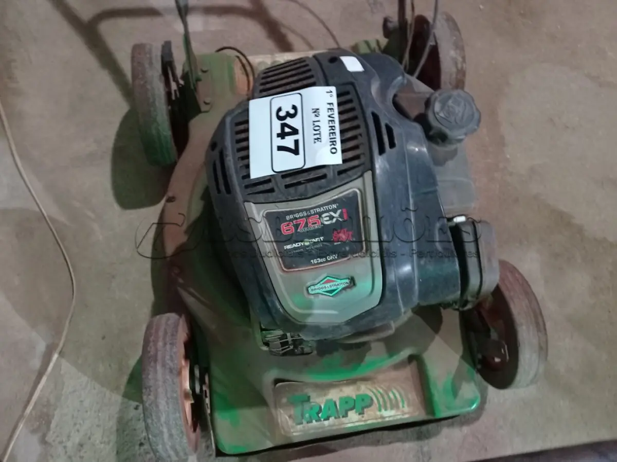 LOTE 347 - 01 CORTADOR DE GRAMA A GASOLINA. (NO ESTADO) ATENÇÃO! FAZER A VISITAÇÃO ANTES DE ARREMATAR, NÃO SABEMOS SE FUNCIONA. LEILÃO NÃO TEM GARANTIA E NEM DEVOLUÇÃO, SUJEITO A POSSÍVEIS AVARIAS VISÍVEIS/OCULTAS E/OU AUSÊNCIA DE COMPONENTES.