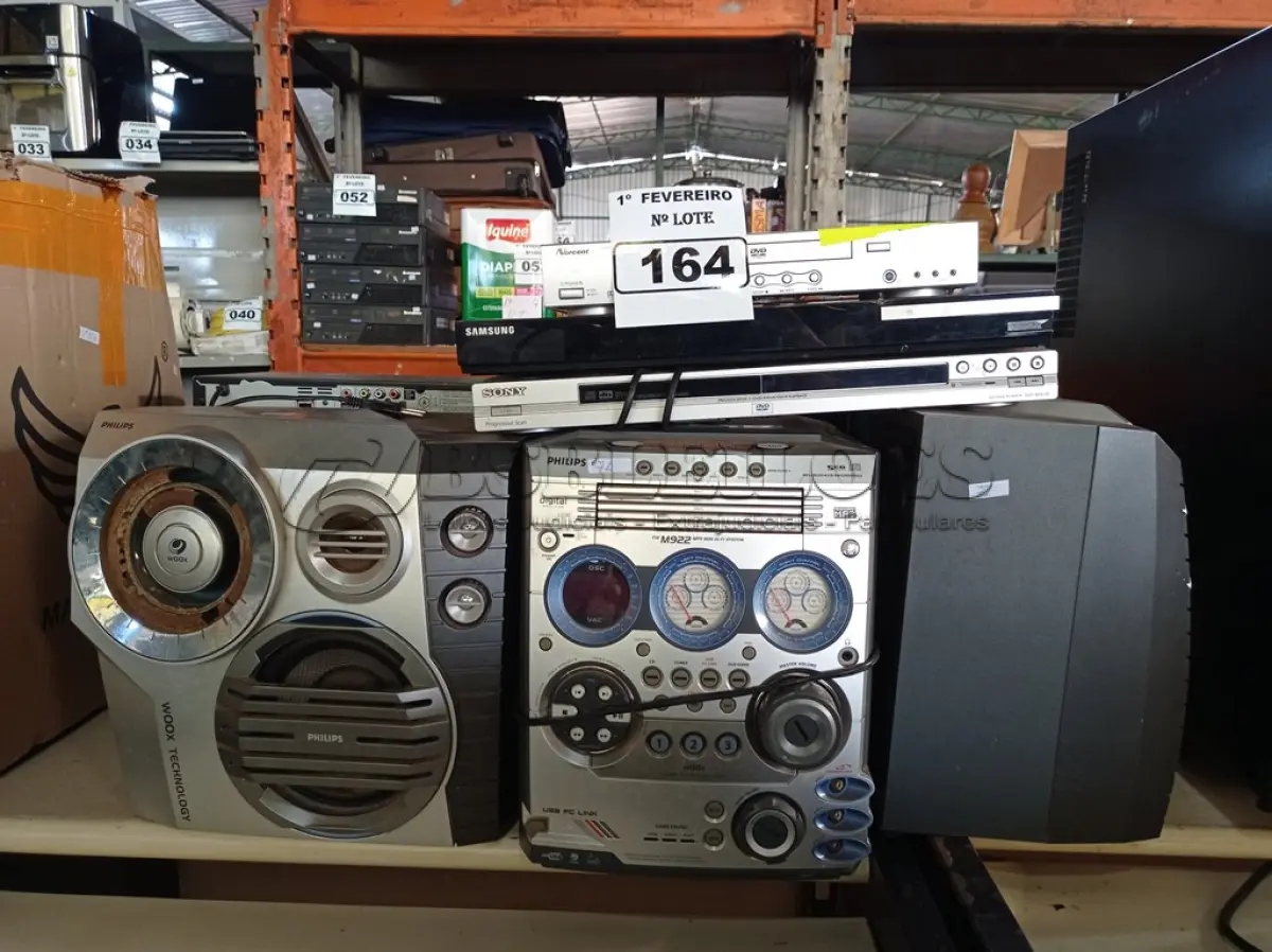 LOTE 164 - 03 APARELHOS DE SOM E 05 APARELHOS DE DVD MARCAS E MODELOS DIVERSOS. (NO ESTADO) ATENÇÃO! FAZER A VISITAÇÃO ANTES DE ARREMATAR, NÃO SABEMOS SE FUNCIONA. LEILÃO NÃO TEM GARANTIA E NEM DEVOLUÇÃO, SUJEITO A POSSÍVEIS AVARIAS VISÍVEIS/OCULTAS E/OU AUSÊNCIA DE COMPONENTES.