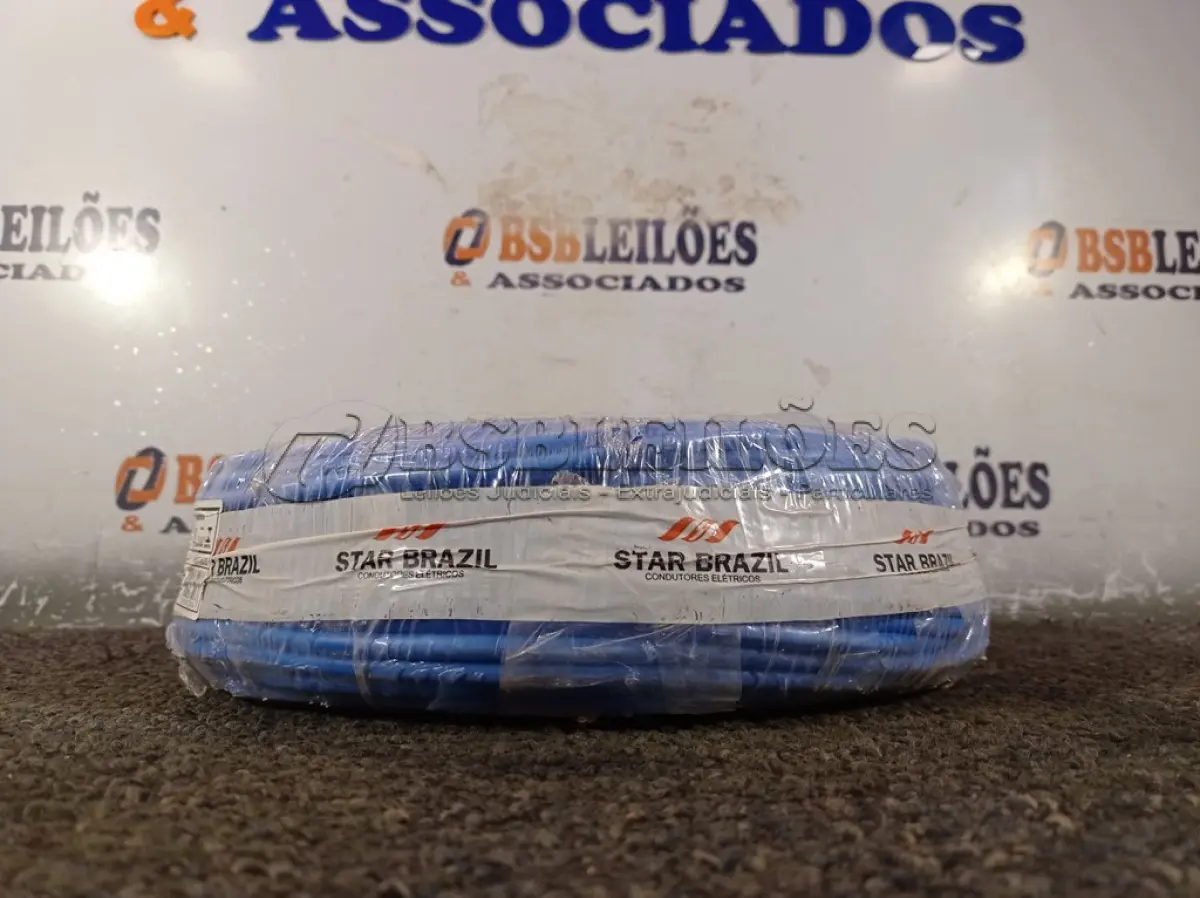 LOTE 350 - 01 ROLO DE CABO FLEXÍVEL 100M 1X10MM NA COR AZUL(NOVO). (NO ESTADO) ATENÇÃO! FAZER A VISITAÇÃO ANTES DE ARREMATAR, NÃO SABEMOS SE FUNCIONA. LEILÃO NÃO TEM GARANTIA E NEM DEVOLUÇÃO, SUJEITO A POSSÍVEIS AVARIAS VISÍVEIS/OCULTAS E/OU AUSÊNCIA DE COMPONENTES.