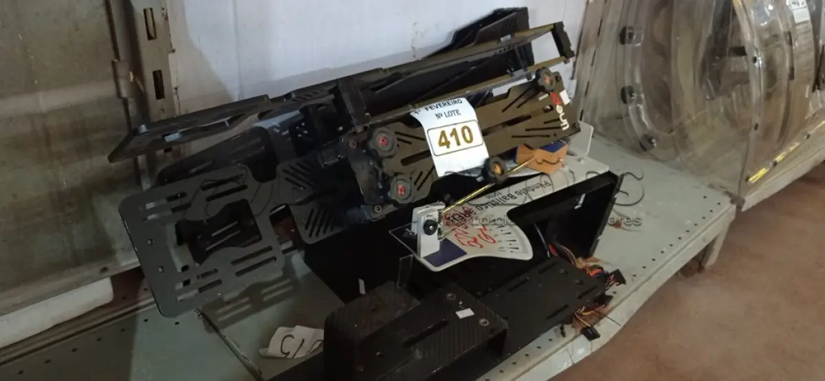 LOTE 410 - 01 LOTE COM VÁRIOS APARELHOS DE MEDIÇÃO. (NO ESTADO) ATENÇÃO! FAZER A VISITAÇÃO ANTES DE ARREMATAR, NÃO SABEMOS SE FUNCIONA. LEILÃO NÃO TEM GARANTIA E NEM DEVOLUÇÃO, SUJEITO A POSSÍVEIS AVARIAS VISÍVEIS/OCULTAS E/OU AUSÊNCIA DE COMPONENTES.