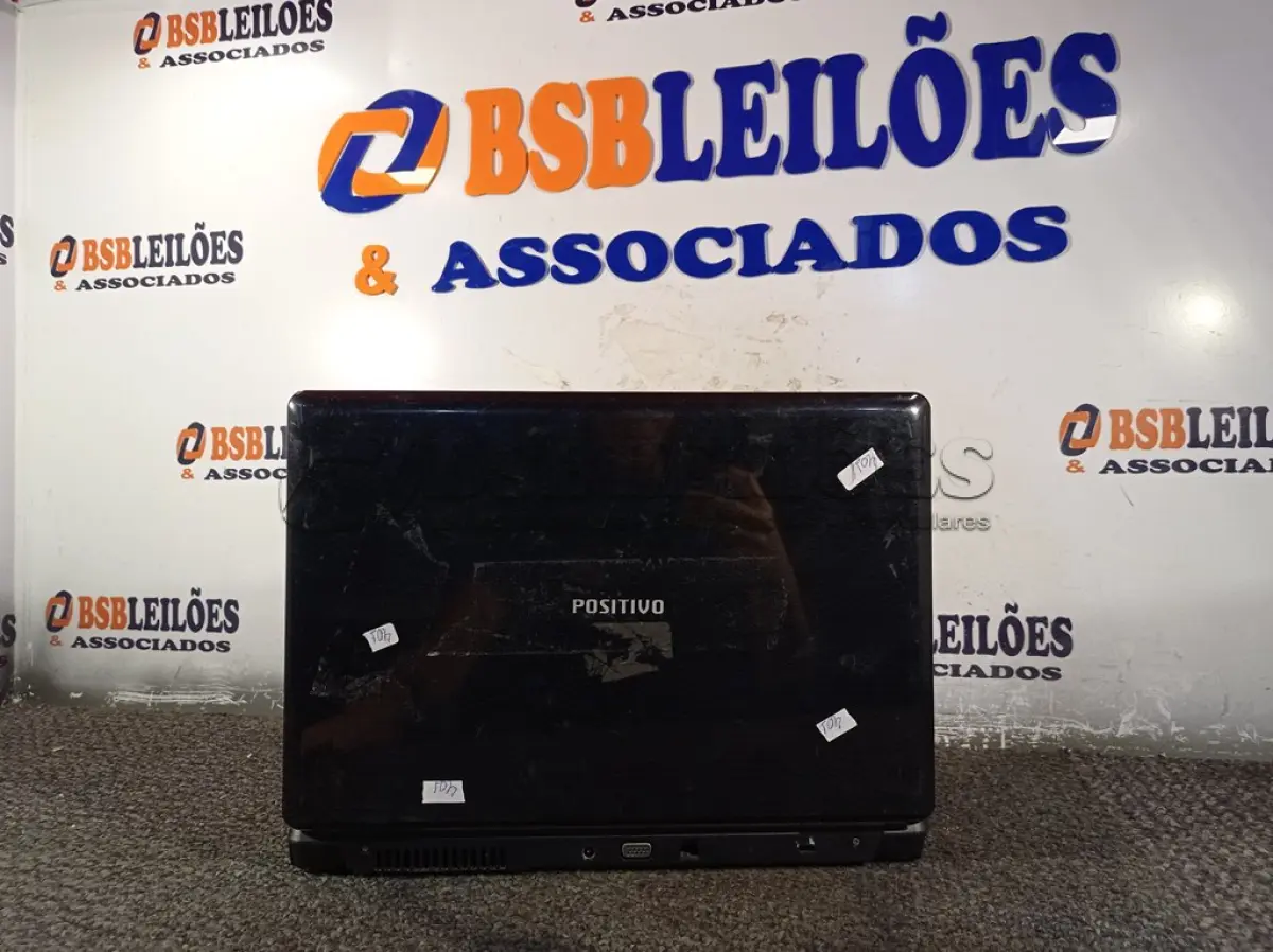 LOTE 449 - 01 NOTEBOOK MARCA POSITIVO. (NO ESTADO) ATENÇÃO! FAZER A VISITAÇÃO ANTES DE ARREMATAR, NÃO SABEMOS SE FUNCIONA. LEILÃO NÃO TEM GARANTIA E NEM DEVOLUÇÃO, SUJEITO A POSSÍVEIS AVARIAS VISÍVEIS/OCULTAS E/OU AUSÊNCIA DE COMPONENTES.