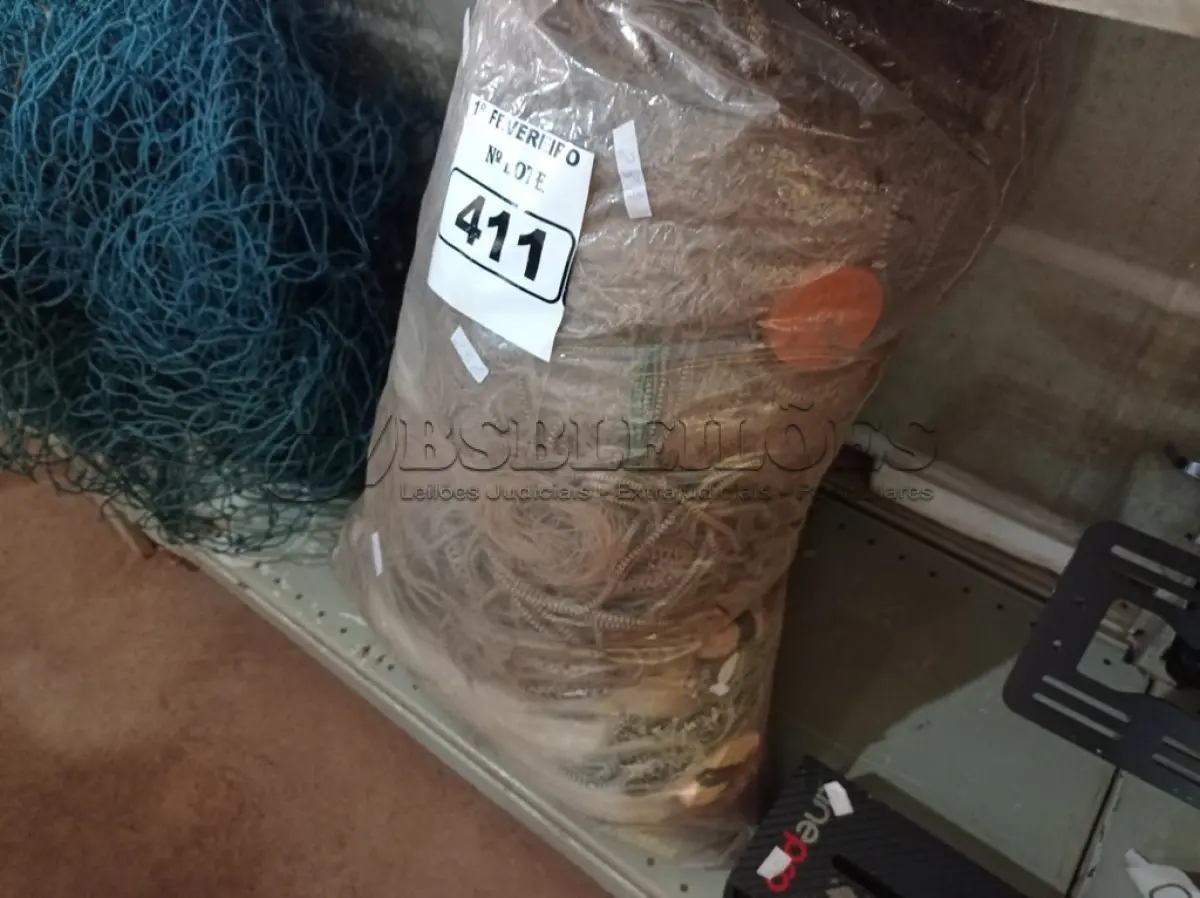 LOTE 411 - 01 LOTE COM VÁRIAS REDES DE PESCA MARCAS E MODELOS DIVERSOS. (NO ESTADO) ATENÇÃO! FAZER A VISITAÇÃO ANTES DE ARREMATAR, NÃO SABEMOS SE FUNCIONA. LEILÃO NÃO TEM GARANTIA E NEM DEVOLUÇÃO, SUJEITO A POSSÍVEIS AVARIAS VISÍVEIS/OCULTAS E/OU AUSÊNCIA DE COMPONENTES.
