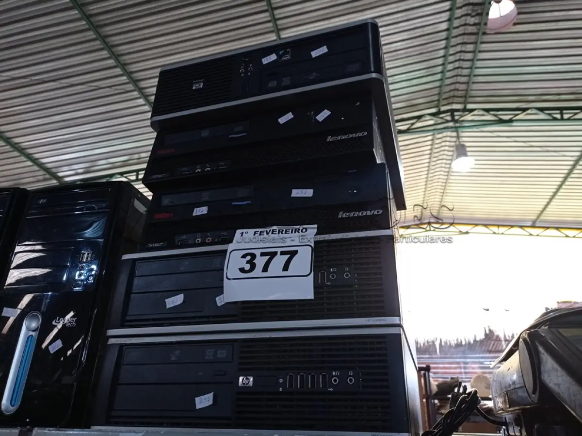 LOTE 377 - 05 CPU’S MARCAS E MODELOS DIVERSOS. (NO ESTADO) ATENÇÃO! FAZER A VISITAÇÃO ANTES DE ARREMATAR, NÃO SABEMOS SE FUNCIONA. LEILÃO NÃO TEM GARANTIA E NEM DEVOLUÇÃO, SUJEITO A POSSÍVEIS AVARIAS VISÍVEIS/OCULTAS E/OU AUSÊNCIA DE COMPONENTES.