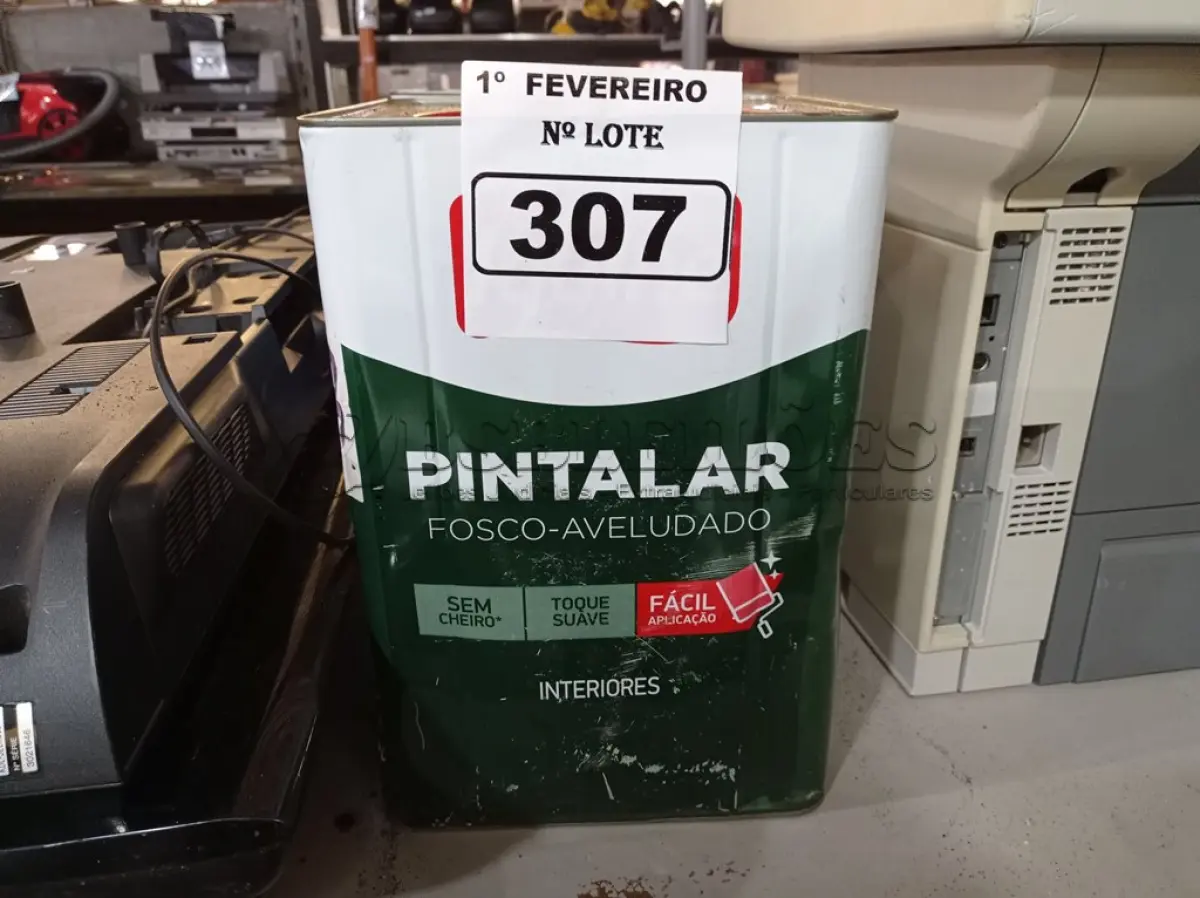 LOTE 307 - 01 LATA DE TINTA IQUINE PINTALAR 18L FOSCO-AVELUDADO COR BRANCO. (NO ESTADO) ATENÇÃO! FAZER A VISITAÇÃO ANTES DE ARREMATAR, NÃO SABEMOS SE FUNCIONA. LEILÃO NÃO TEM GARANTIA E NEM DEVOLUÇÃO, SUJEITO A POSSÍVEIS AVARIAS VISÍVEIS/OCULTAS E/OU AUSÊNCIA DE COMPONENTES.