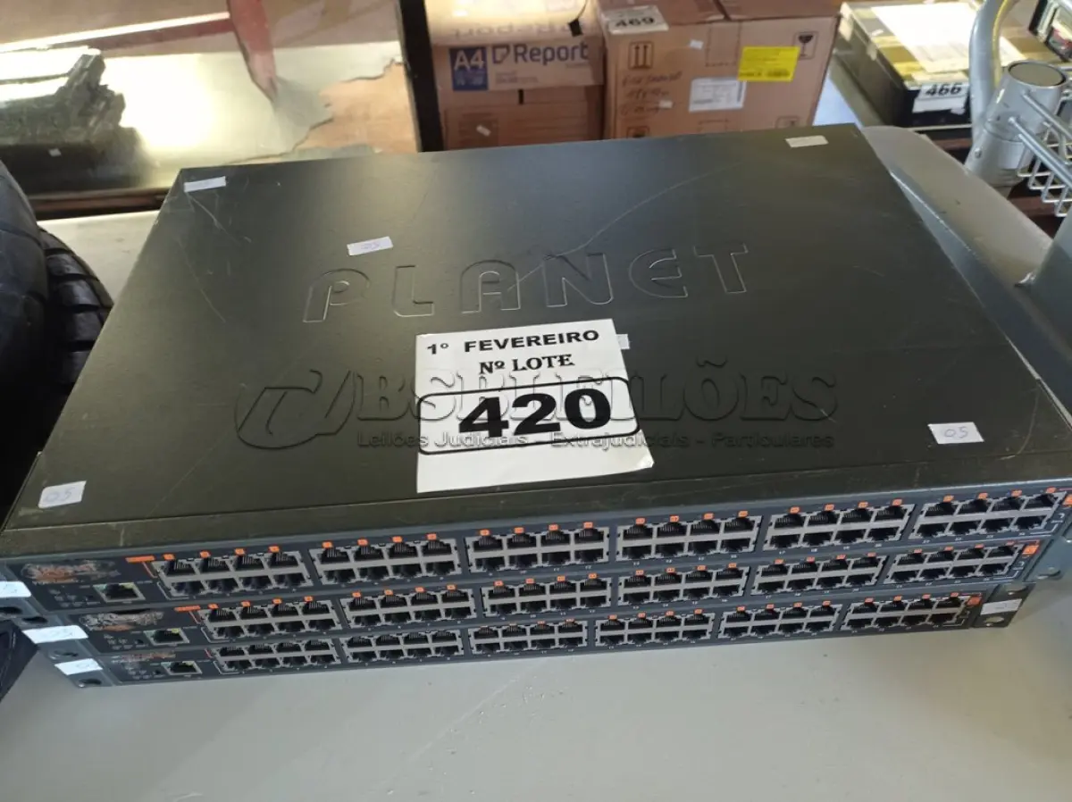 LOTE 420 - 03 SWITCHES PLANET POE 2400G. (NO ESTADO) ATENÇÃO! FAZER A VISITAÇÃO ANTES DE ARREMATAR, NÃO SABEMOS SE FUNCIONA. LEILÃO NÃO TEM GARANTIA E NEM DEVOLUÇÃO, SUJEITO A POSSÍVEIS AVARIAS VISÍVEIS/OCULTAS E/OU AUSÊNCIA DE COMPONENTES.