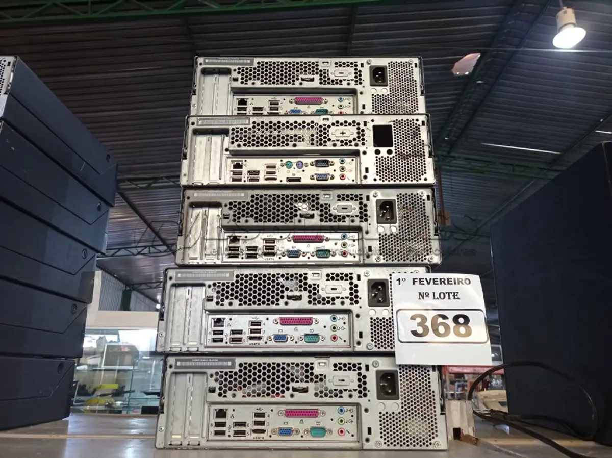 LOTE 368 - 05 CPU’S MARCAS LENOVO PARA RETIRADA DE PEÇAS. (NO ESTADO) ATENÇÃO! FAZER A VISITAÇÃO ANTES DE ARREMATAR, NÃO SABEMOS SE FUNCIONA. LEILÃO NÃO TEM GARANTIA E NEM DEVOLUÇÃO, SUJEITO A POSSÍVEIS AVARIAS VISÍVEIS/OCULTAS E/OU AUSÊNCIA DE COMPONENTES.