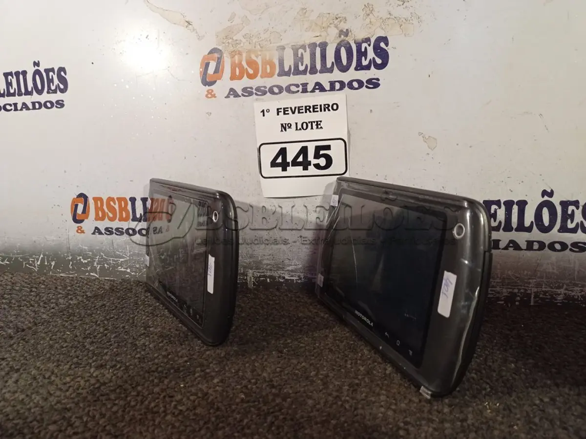 LOTE 445 - 02 TABLETS MARCAS MOTOROLA. (NO ESTADO) ATENÇÃO! FAZER A VISITAÇÃO ANTES DE ARREMATAR, NÃO SABEMOS SE FUNCIONA. LEILÃO NÃO TEM GARANTIA E NEM DEVOLUÇÃO, SUJEITO A POSSÍVEIS AVARIAS VISÍVEIS/OCULTAS E/OU AUSÊNCIA DE COMPONENTES.